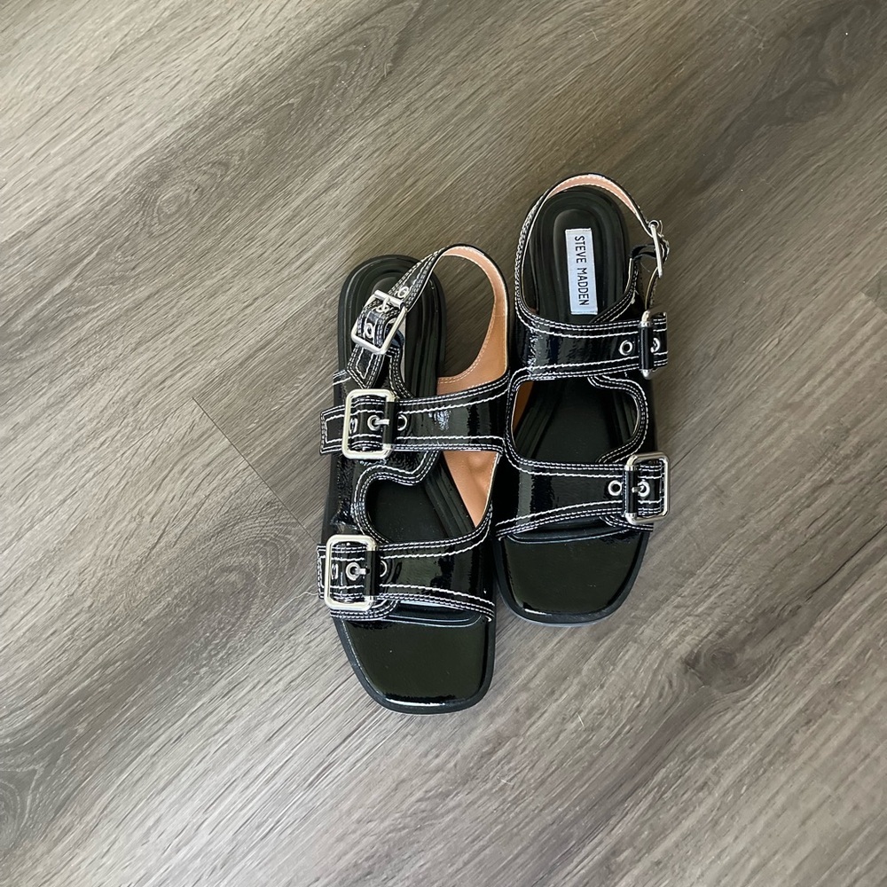 Steve Madden Torro Buckle Sandals Black
